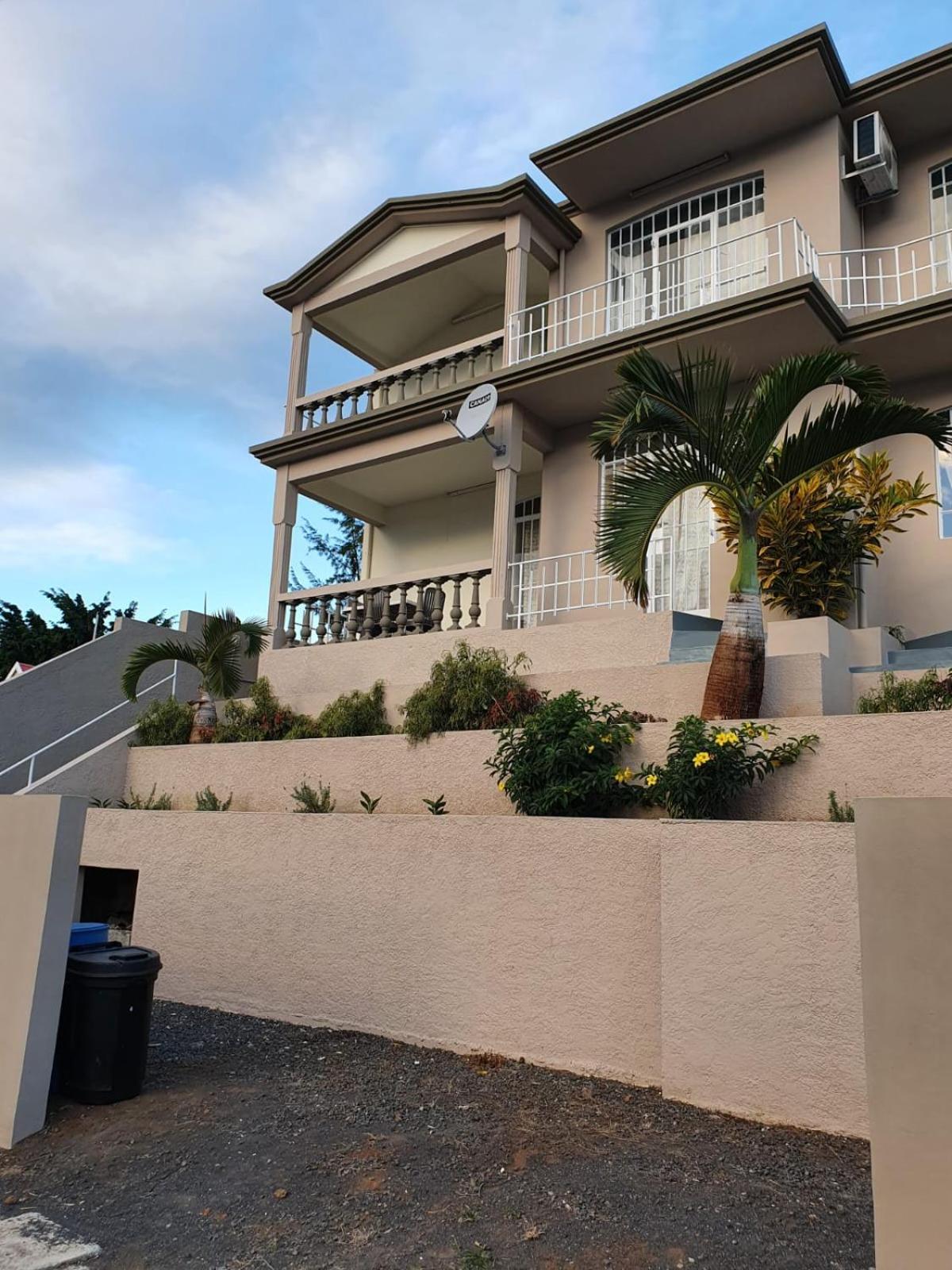 Tropical Retreats Apartment Flic en Flac Exterior photo
