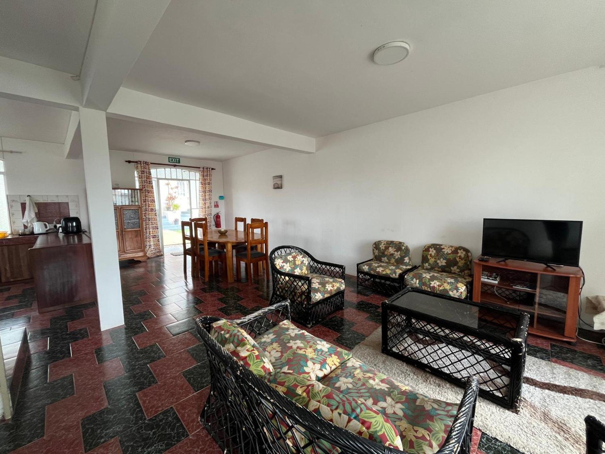 Tropical Retreats Apartment Flic en Flac Exterior photo