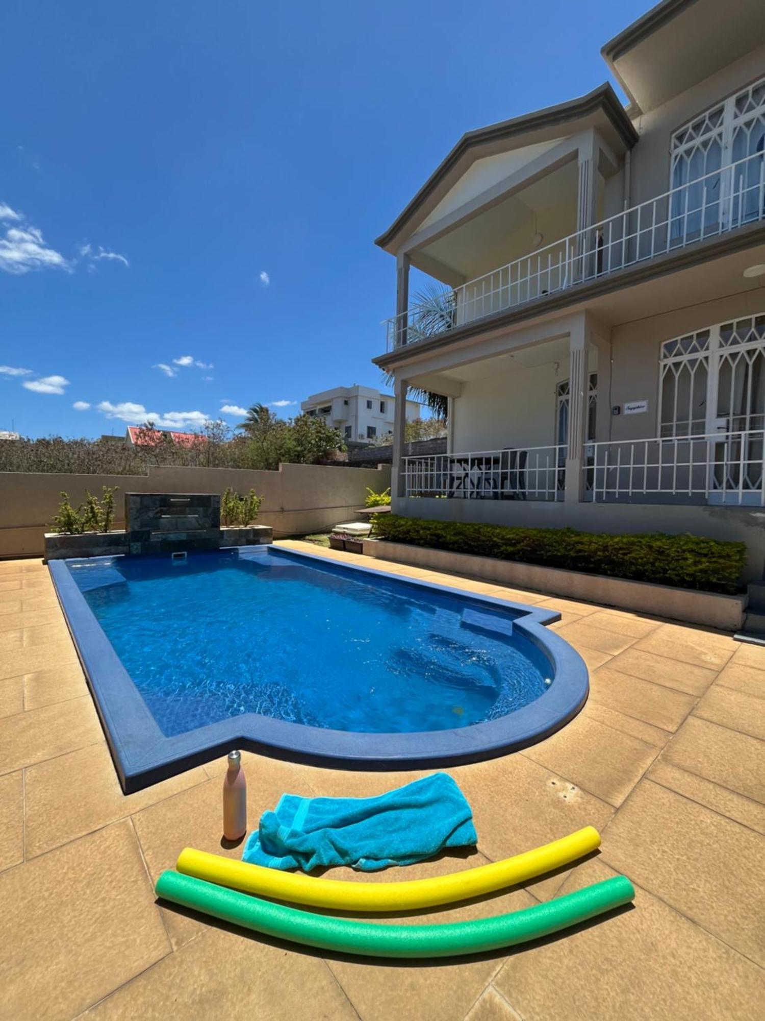 Tropical Retreats Apartment Flic en Flac Exterior photo