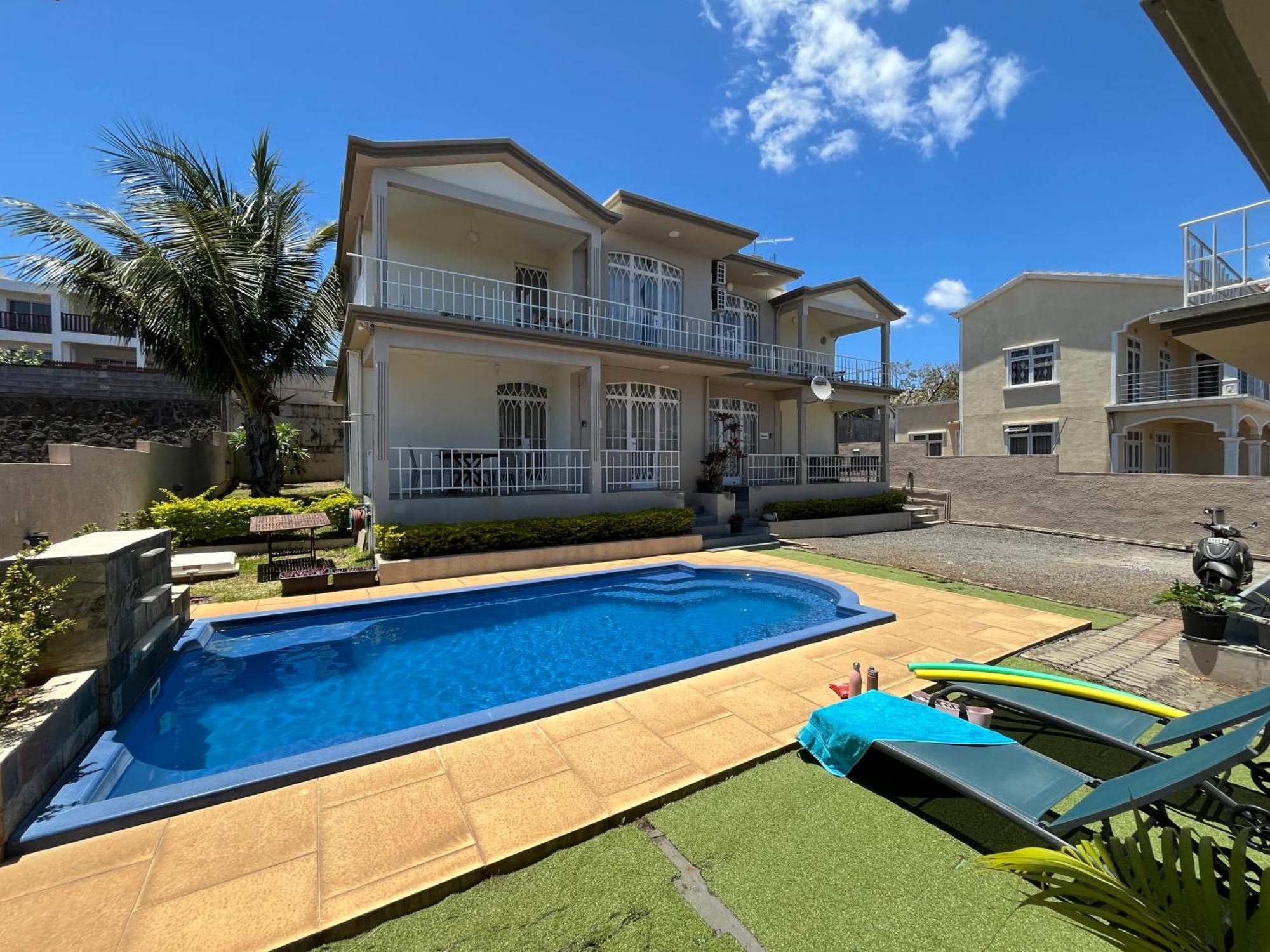 Tropical Retreats Apartment Flic en Flac Exterior photo